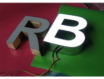 LED樹脂發(fā)光字廠家的制作方法是什么呢？山西德軒做字廠和您分析